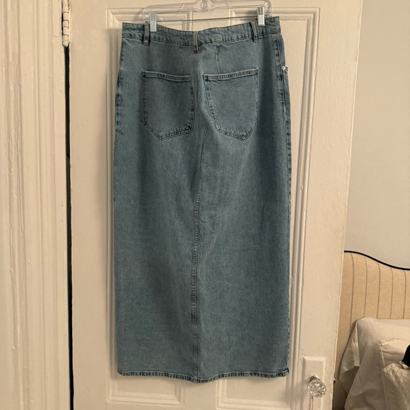NWOT ASOS Curve Denim Midi Skirt in Mid Blue - Picture 4 of 7